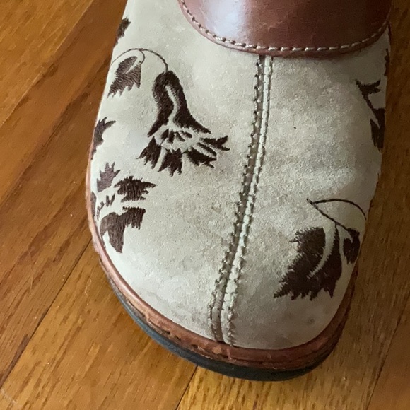 Klogs - Picture 7 of 8